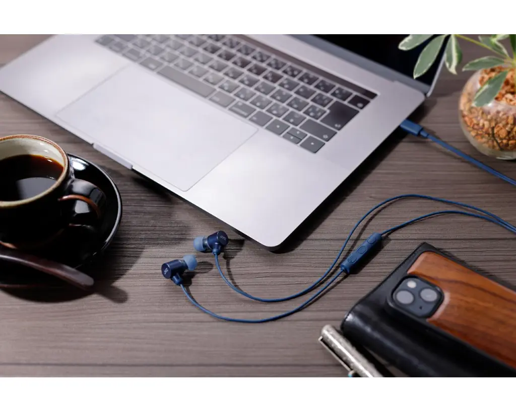 JVC_HA-FR29UC_A_layflat.webp